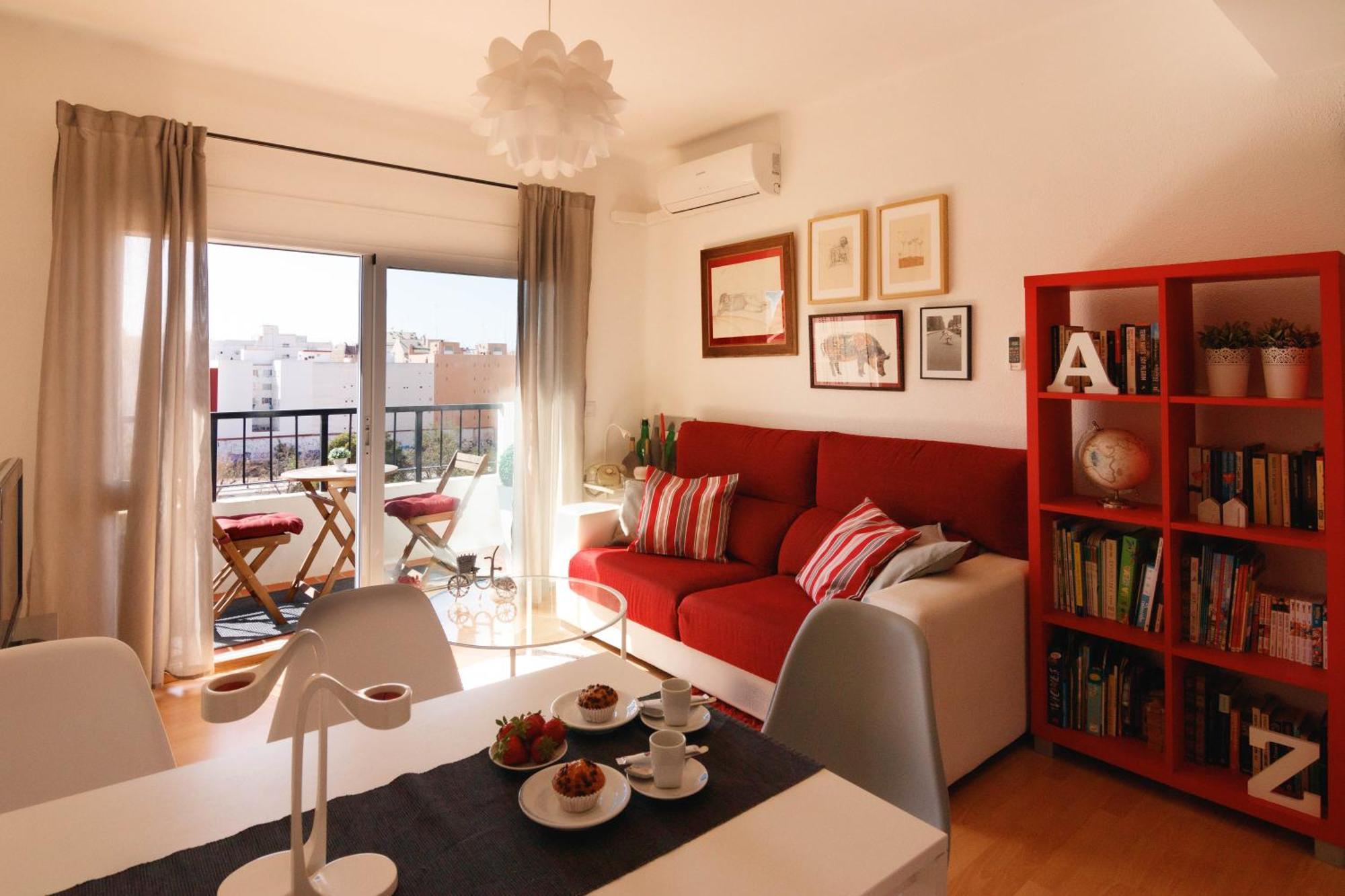 Apartamento LUMINOSO. COMODO. ACOGEDOR. WIFI. Junto a AVE Valencia Exterior foto