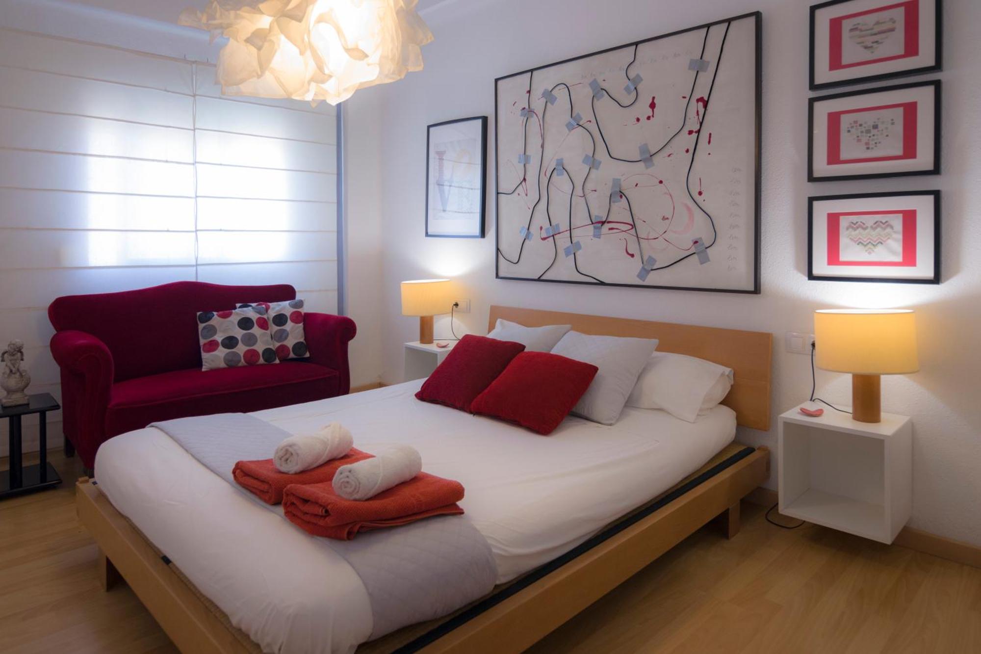 Apartamento LUMINOSO. COMODO. ACOGEDOR. WIFI. Junto a AVE Valencia Exterior foto