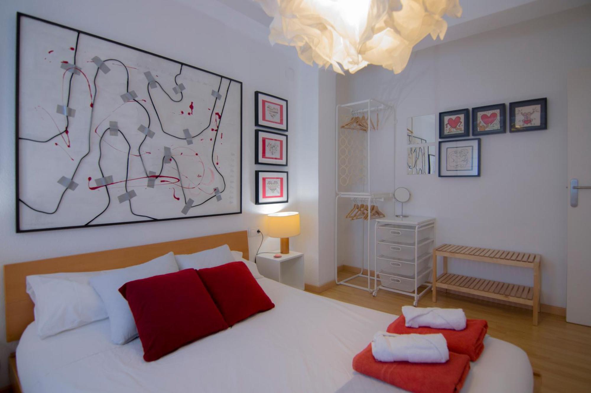 Apartamento LUMINOSO. COMODO. ACOGEDOR. WIFI. Junto a AVE Valencia Exterior foto